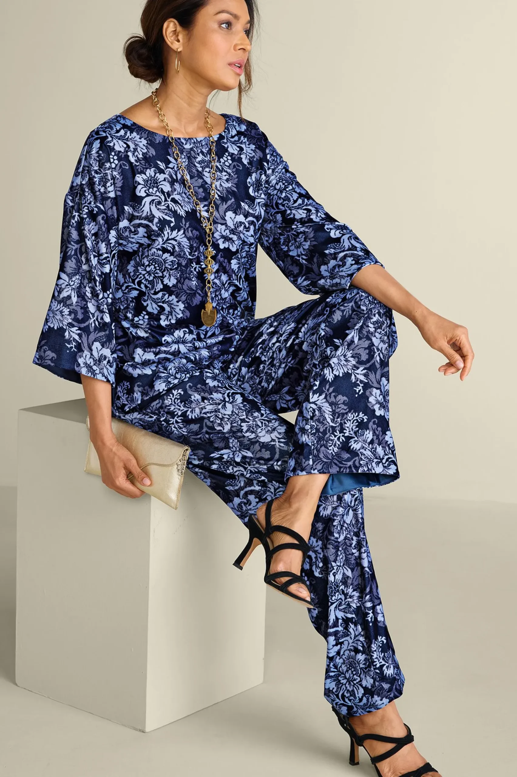 aria_velvet_wide_leg_pant_1.webp EVelvet Styles | full length-Soft Surroundings Aria Velvet Wide Leg Pants Cabernet