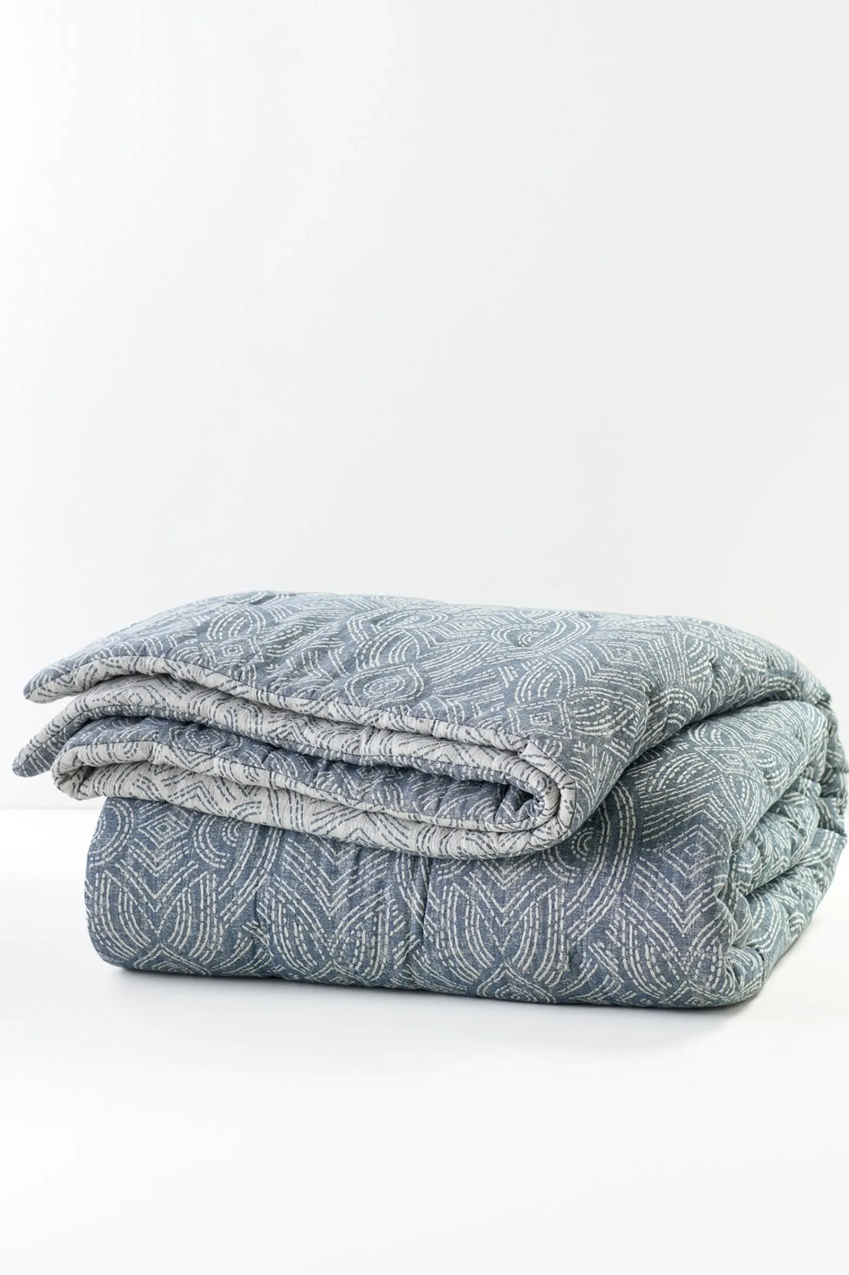 cordova_reversible_jacqua_1.webp comforters | quilts, coverlets & duvet covers-Soft Surroundings Cordova Reversible Jacquard Comforter Faded Blue