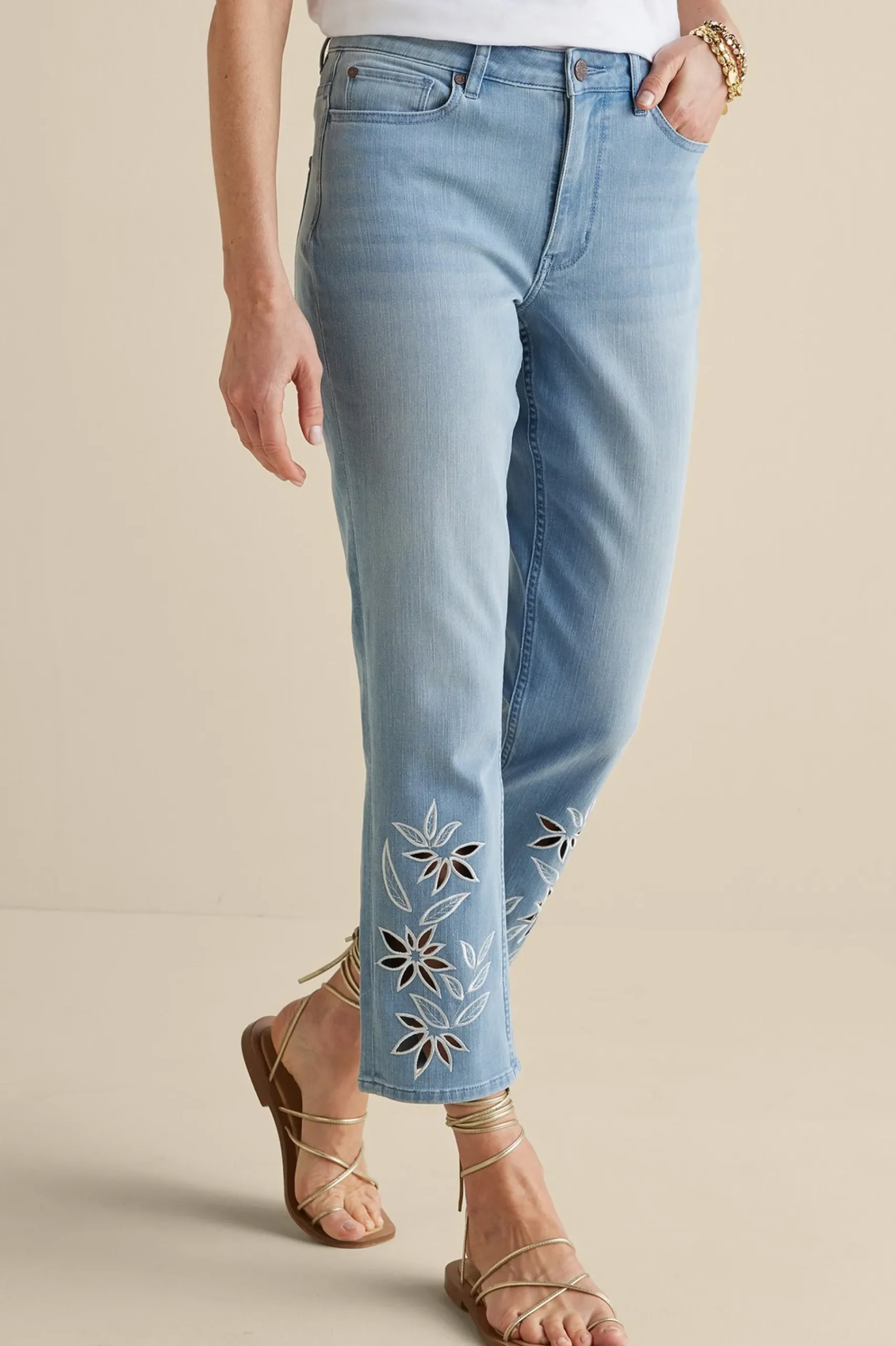 gail_cropped_jeans_0.webp Feminine Flourish | Into The Blues-Soft Surroundings Gail Cropped Jeans Blue Mist Wash
