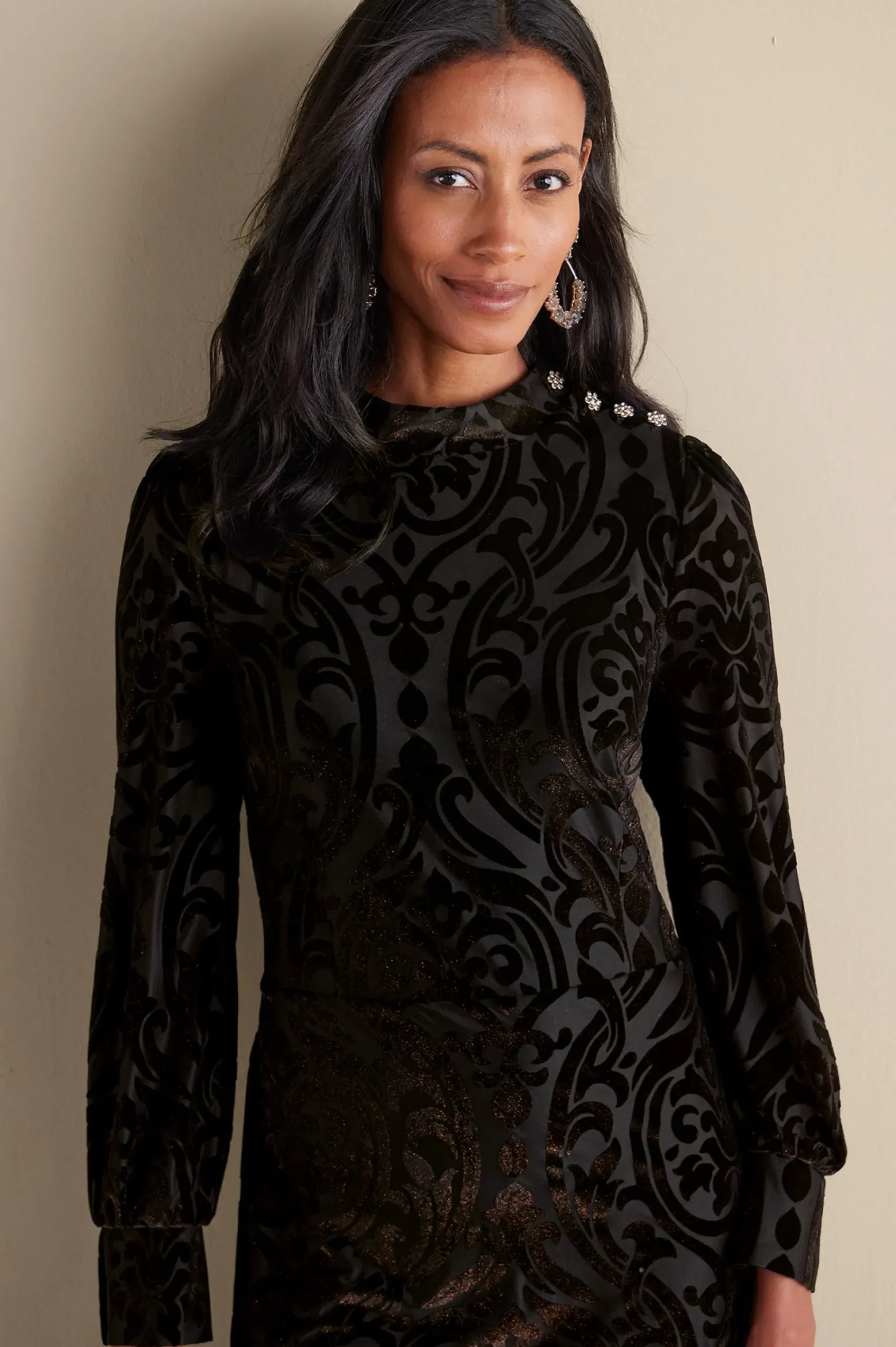 hadley_velvet_dress_4.webp EVelvet Styles | occasion dresses-Soft Surroundings Hadley Velvet Dress Black Abstract