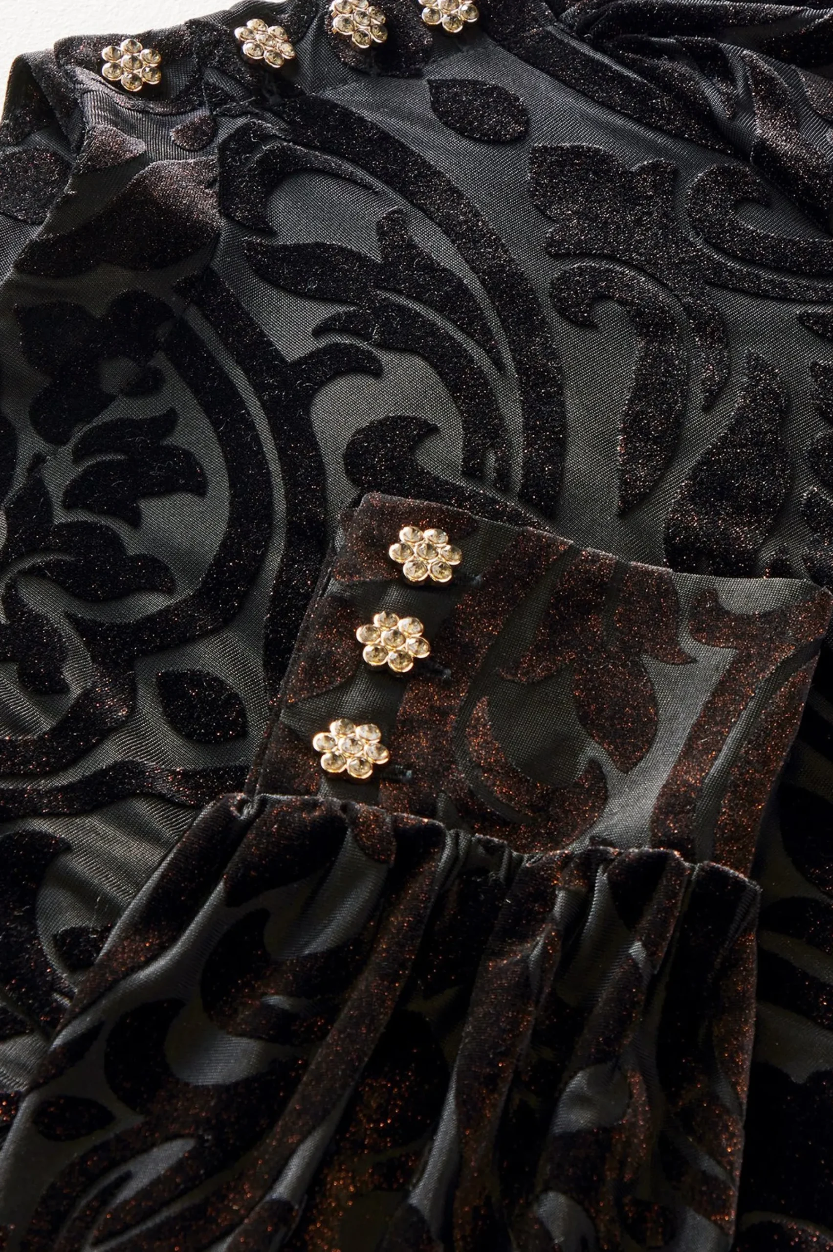 hadley_velvet_dress_5.webp EVelvet Styles | occasion dresses-Soft Surroundings Hadley Velvet Dress Black Abstract