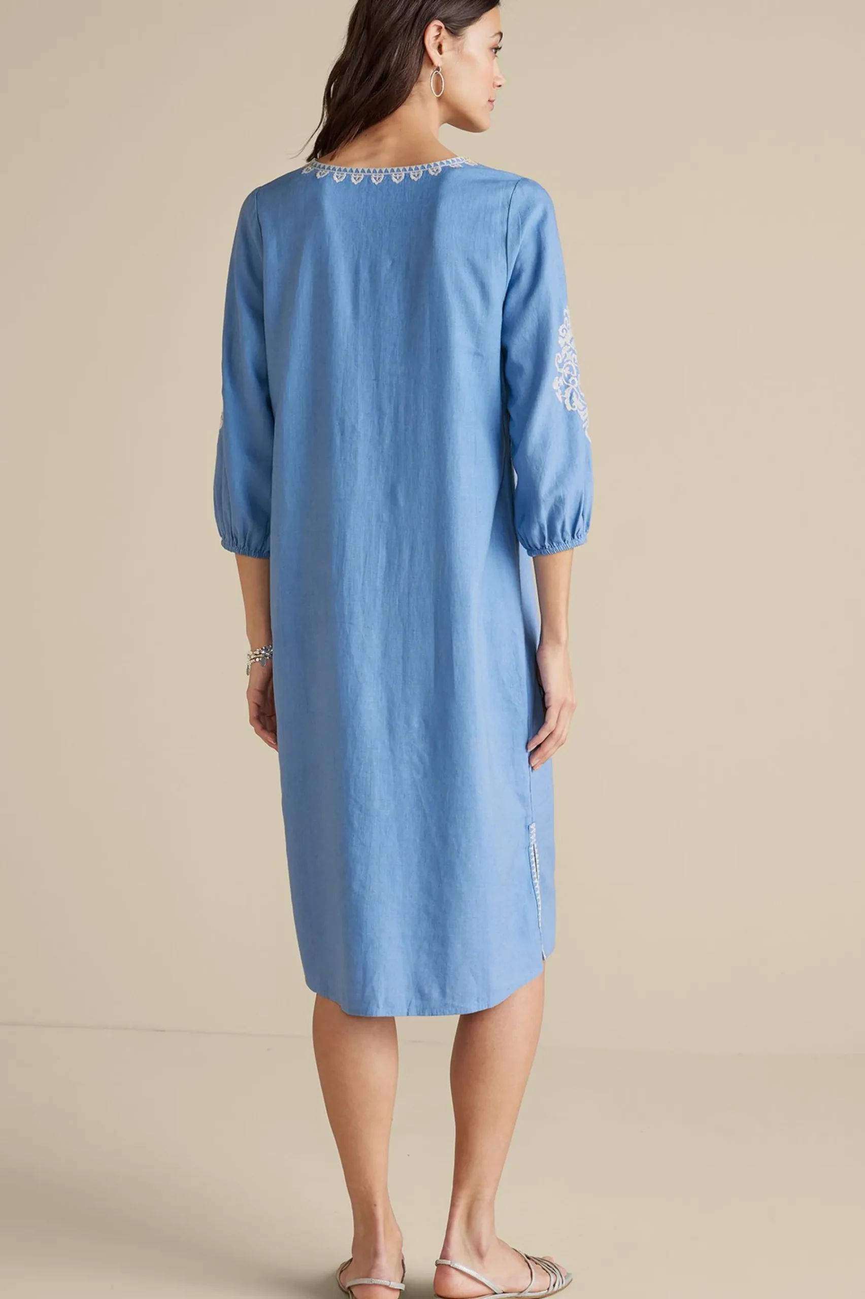 hasana_linen_blend_midi_d_2.webp Feminine Flourish | Into The Blues-Soft Surroundings Hasana Linen Blend Midi Dress Riverside Blue