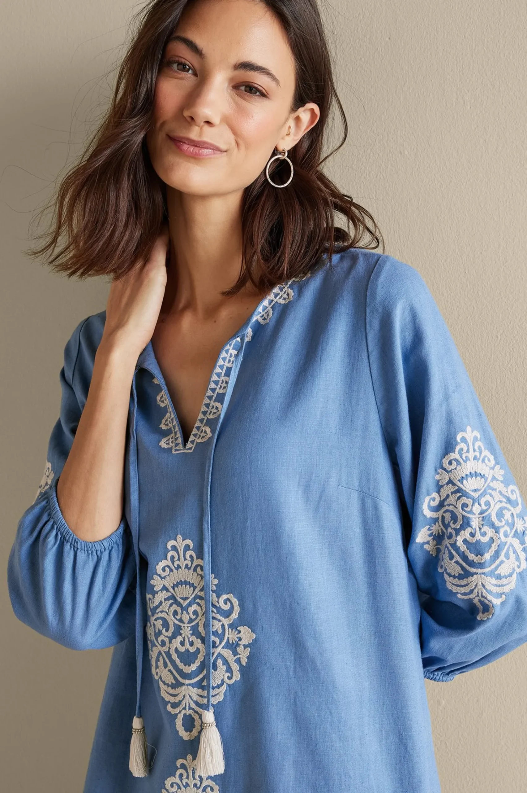 hasana_linen_blend_midi_d_4.webp Feminine Flourish | Into The Blues-Soft Surroundings Hasana Linen Blend Midi Dress Riverside Blue