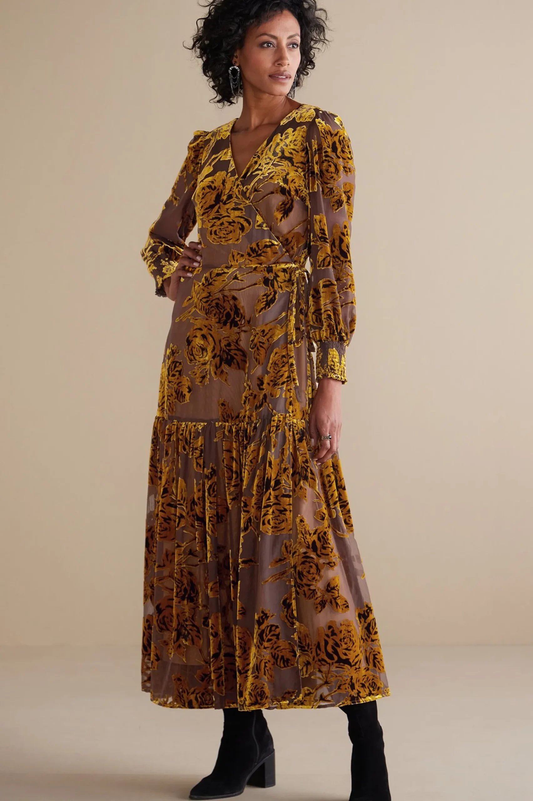 jamila_velvet_dress_1.webp Feminine Flourish | EVelvet Styles-Soft Surroundings Jamila Velvet Dress Neutral Floral