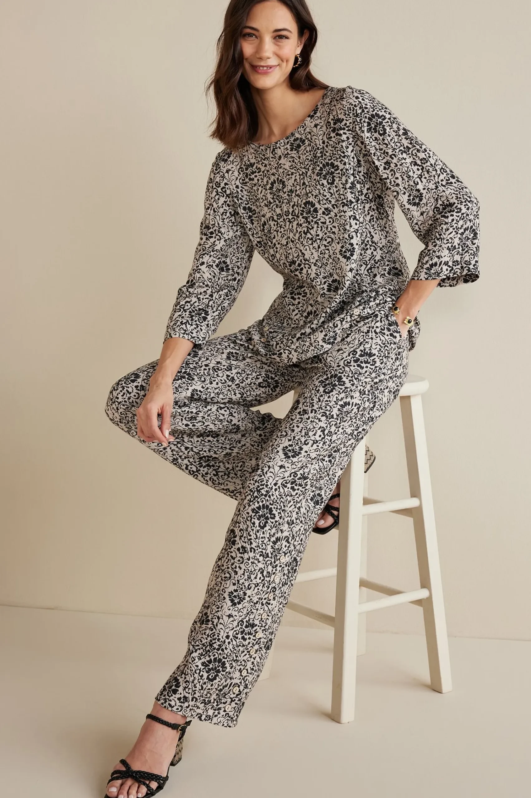 oceo_gauze_wideleg_pants_0.webp Feminine Flourish | Into The Blues-Soft Surroundings Oceo Gauze Wide-Leg Pants Black