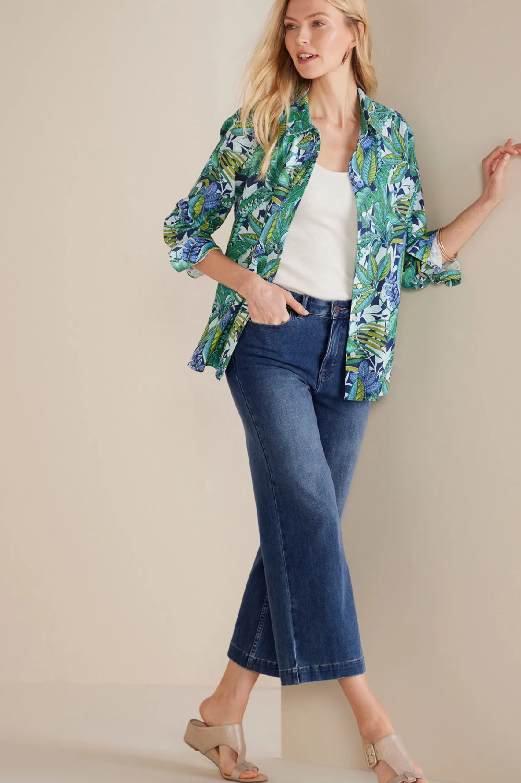 petites_ultimate_denim_wi_0.webp Jeans-Soft Surroundings Petites Ultimate Denim Wide Leg Crop Jeans Mirror Lake Wash