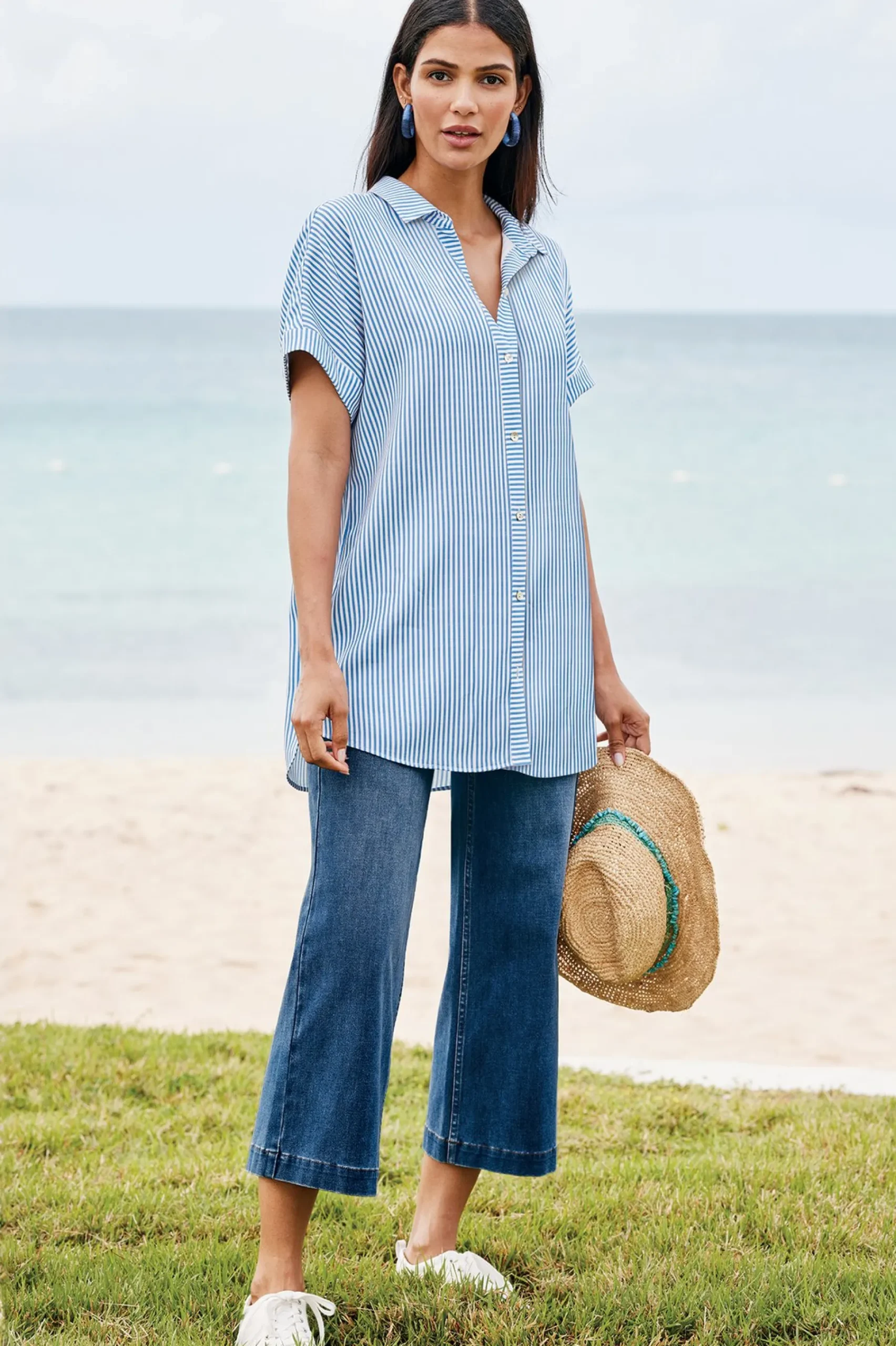 petites_ultimate_denim_wi_3.webp Jeans-Soft Surroundings Petites Ultimate Denim Wide Leg Crop Jeans Mirror Lake Wash