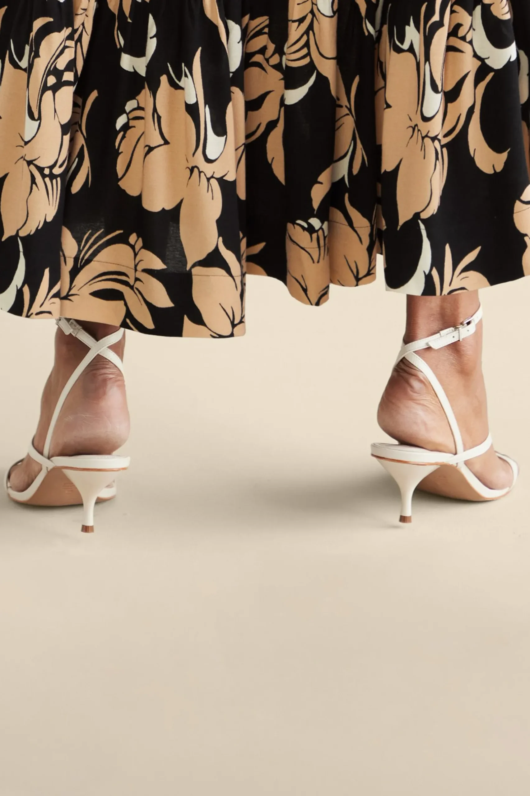 schutz_helene_kitten_heel_4.webp sandals-Soft Surroundings Schutz Helene Kitten Heel Sandal Pearl